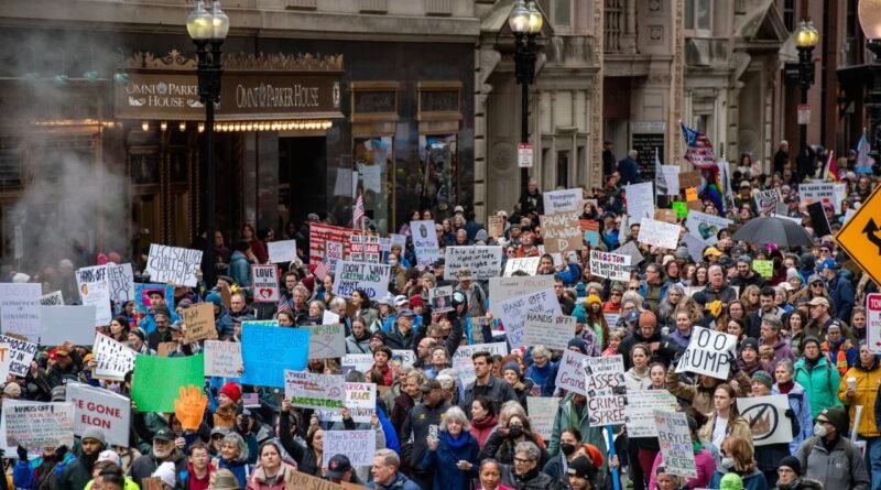 Thousands Join Boston Downtown March to Protest U.S. Caribbean Aggression
